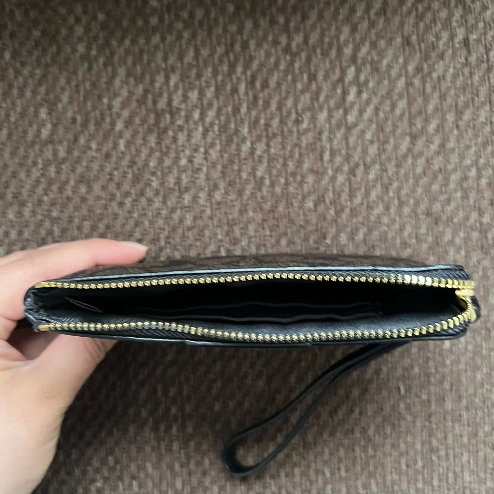 COACH Signature Coated Canvas Gold-Tone Hardware Corner Zip Stripe Wristlet NWT - Picture 5 of 9